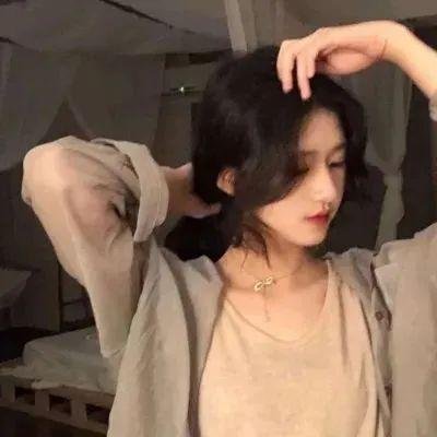 背后有人